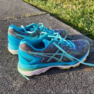 ASICS Gel Kayano 23 running shoes size 7 women